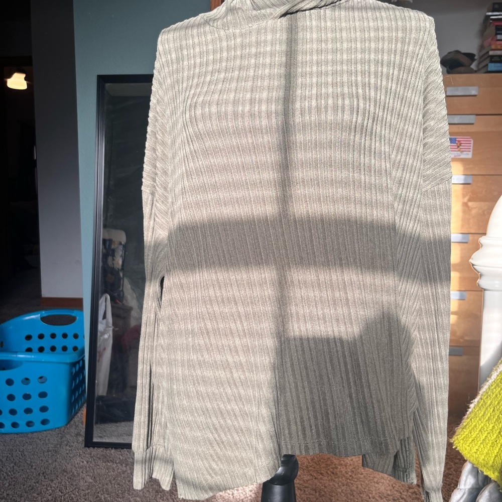 American Eagle Large Women's Ribbed Green Pullover